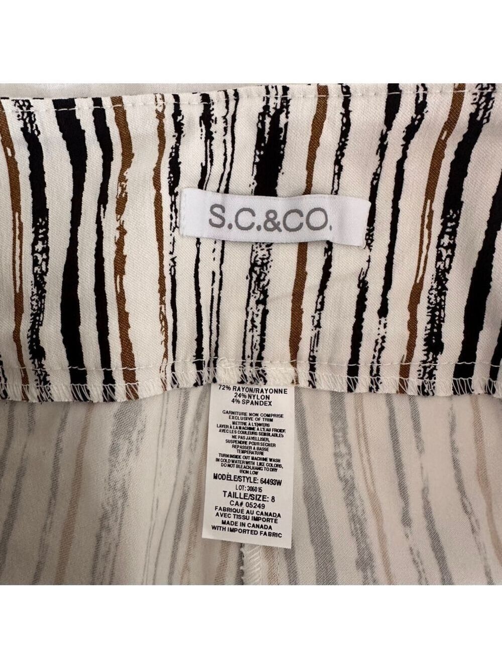 Women's S.C. & CO. Pants Size 8 White Black Striped Capri - Picture 7 of 8